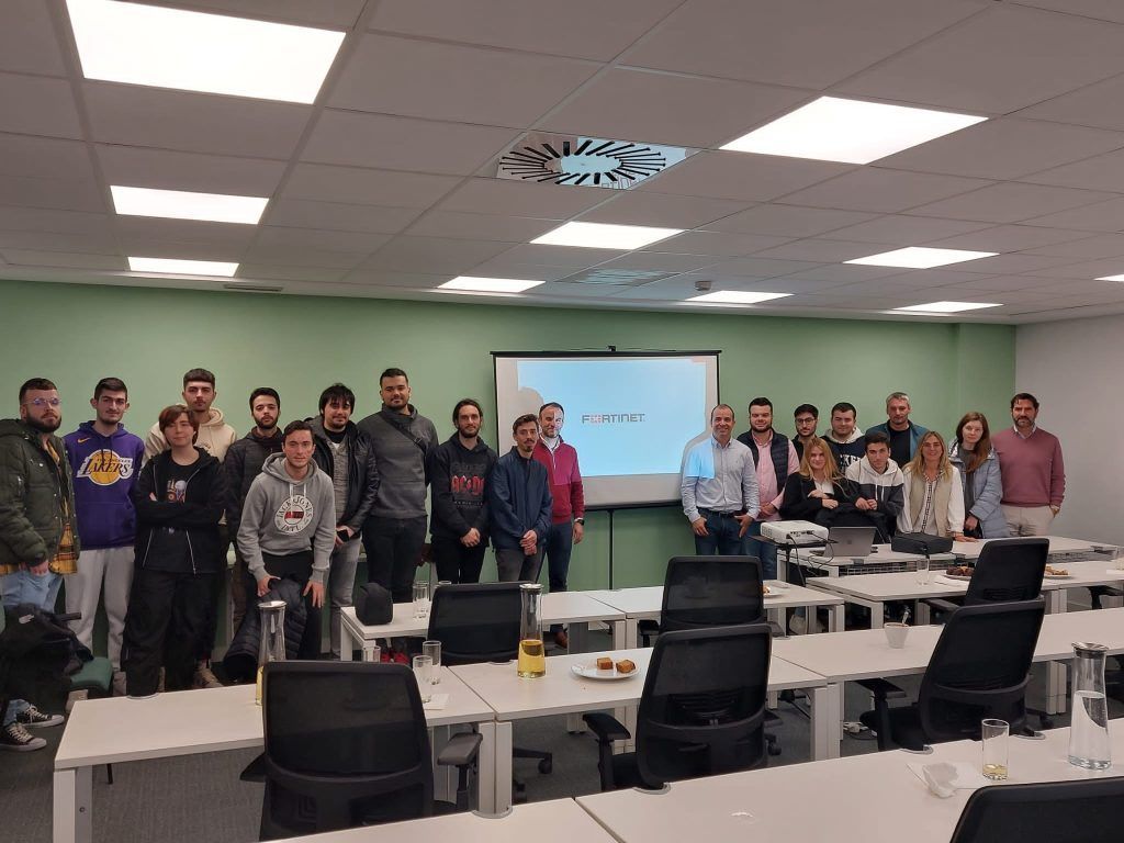Alumnos FP Miralmonte visitan empresa Fortinet