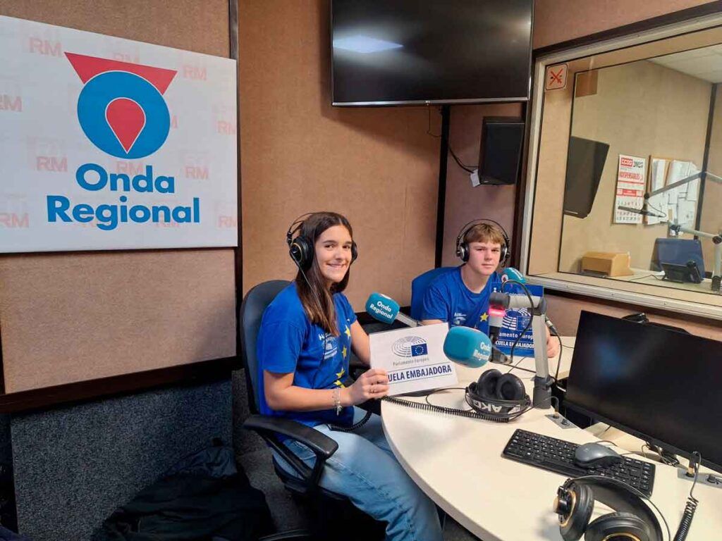 Embajadores junior de Miralmonte participan en Onda Regional Murcia Embajadores junior de Miralmonte participan en Onda Regional Murcia