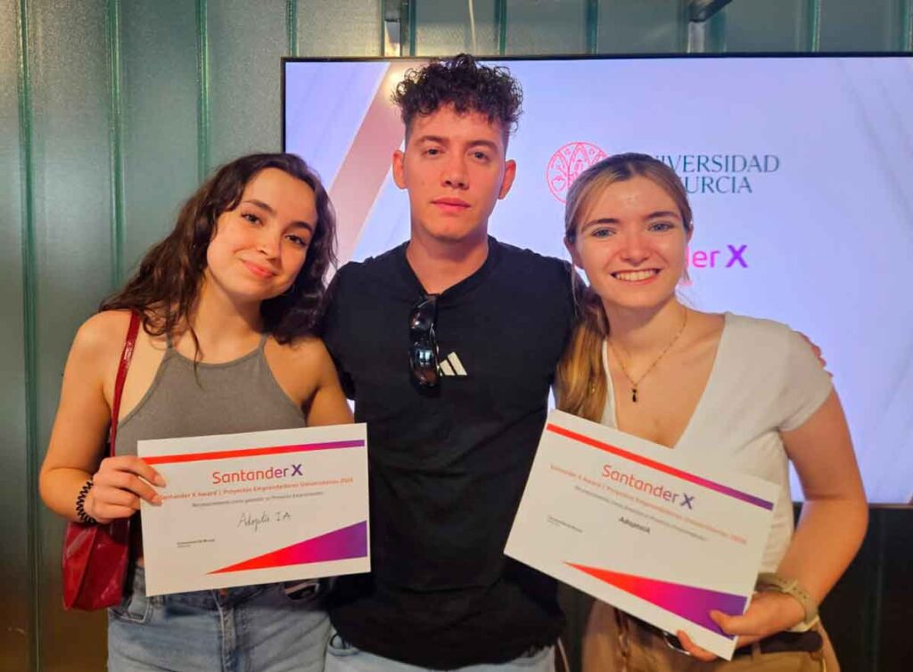 Alumnas FP Miralmonte ganan los premios Santander X Spain Awards Proyectos Emprendedores Universitarios